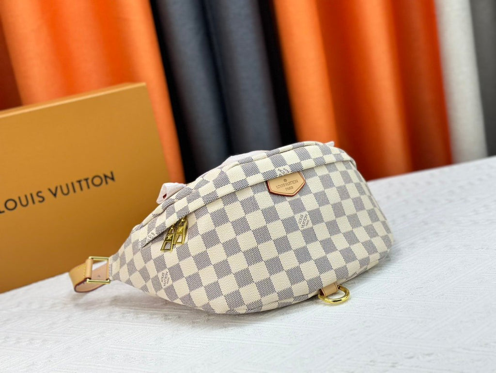 Louis Vuitton Bumbag in White/Light Checkered Canvas