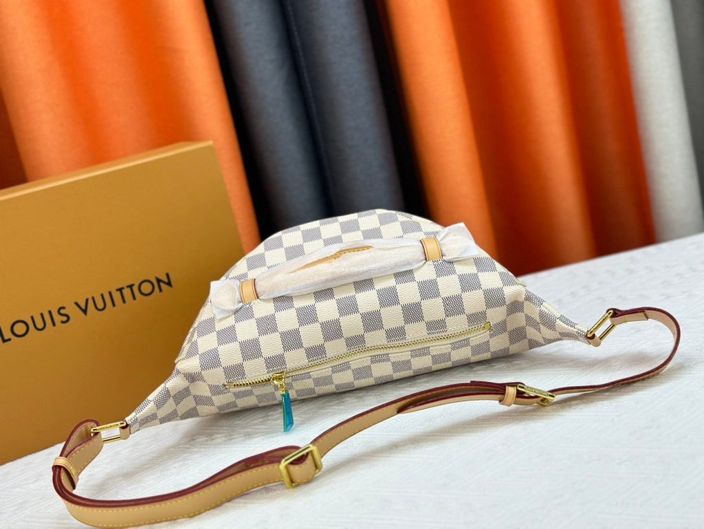 Louis Vuitton Bumbag in White/Light Checkered Canvas