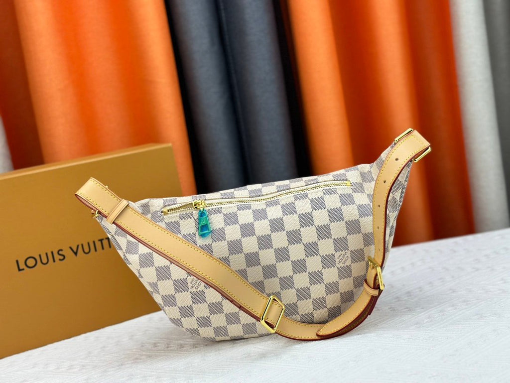 Louis Vuitton Bumbag in White/Light Checkered Canvas